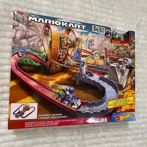 Mario Kart Hot Wheels Road